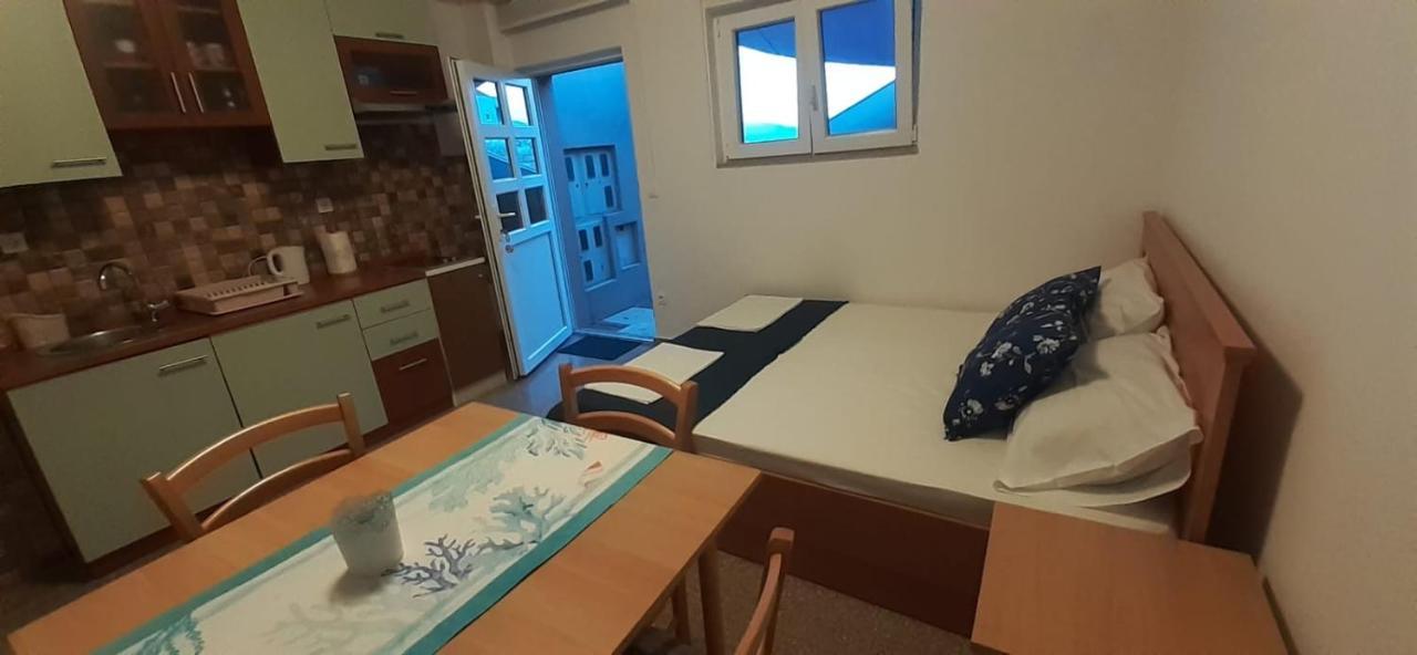 Apartmani Izvor Pag Town Eksteriør billede
