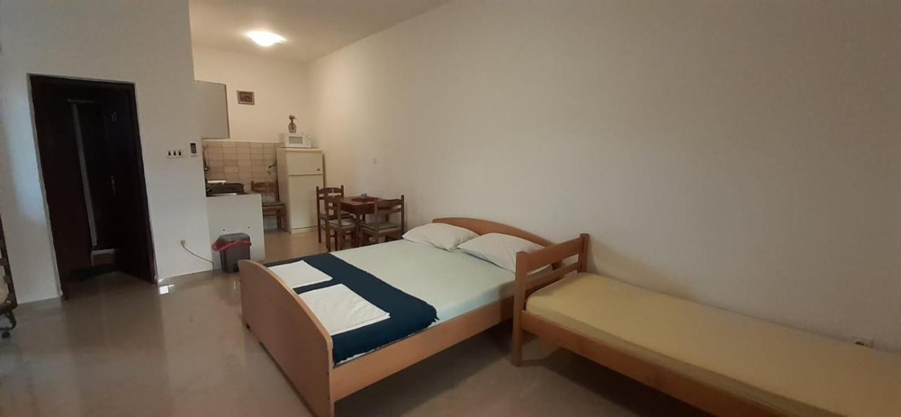 Apartmani Izvor Pag Town Eksteriør billede
