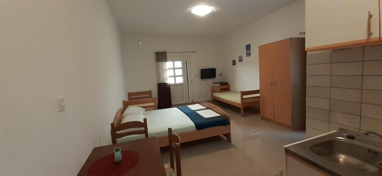 Apartmani Izvor Pag Town Eksteriør billede